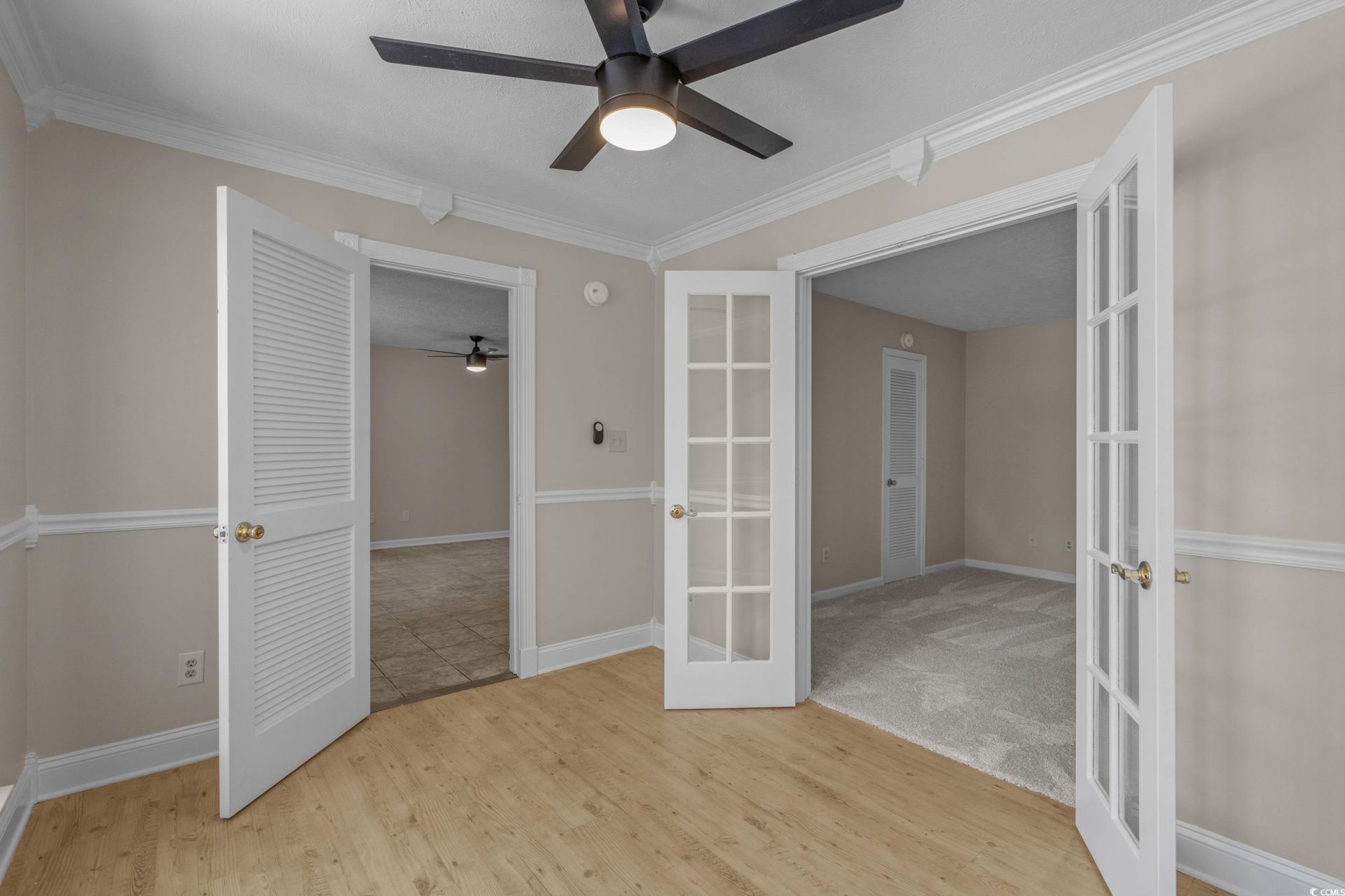 900 Courtyard Dr. Photo 5