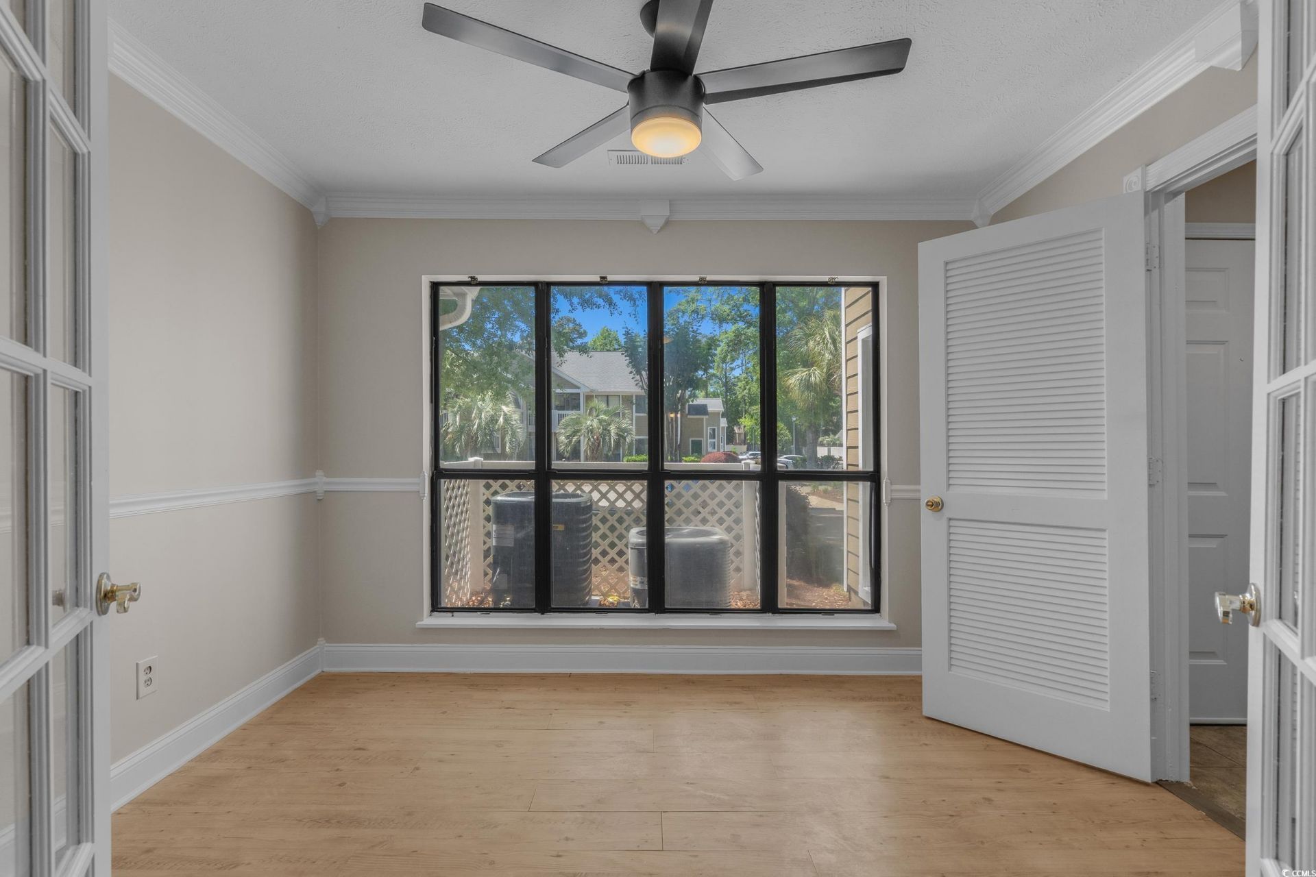 900 Courtyard Dr. Photo 6