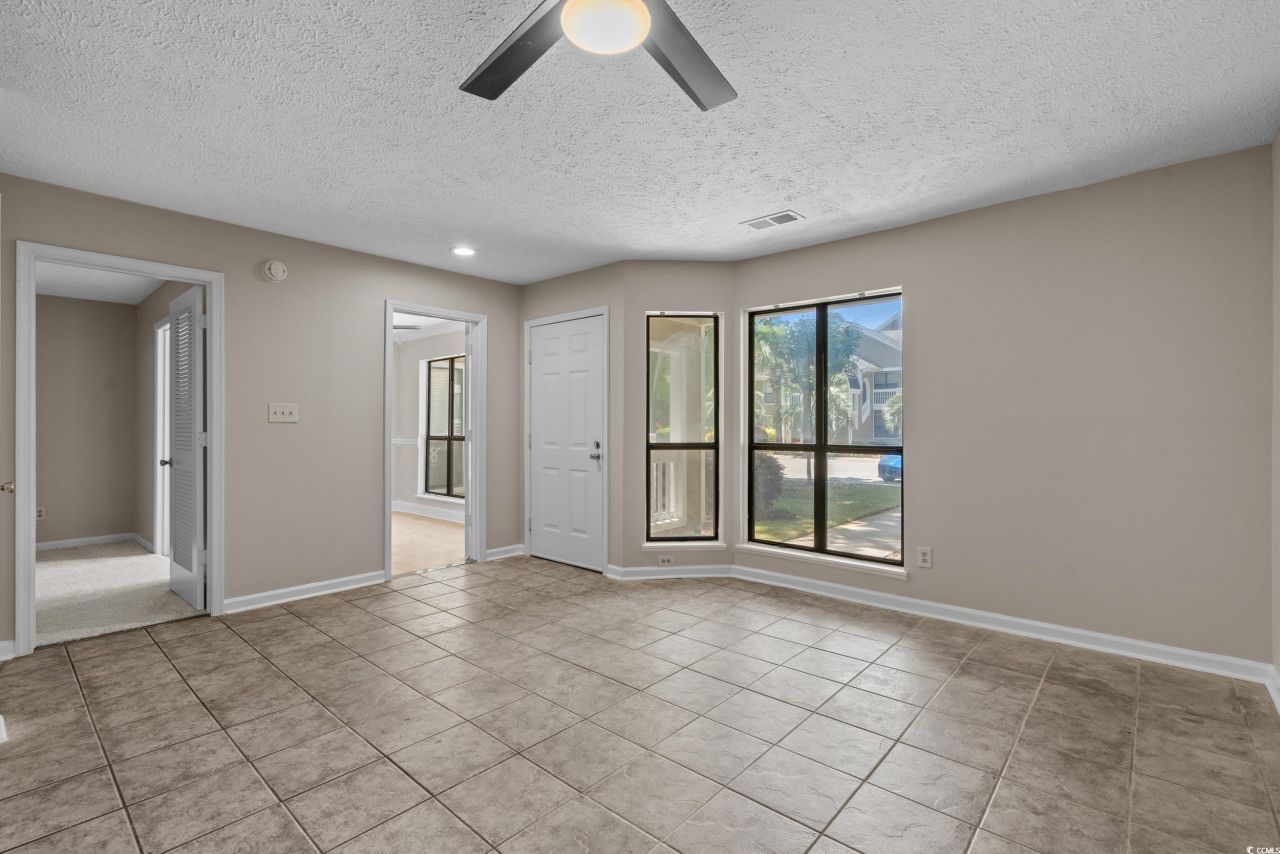 900 Courtyard Dr. Photo 8