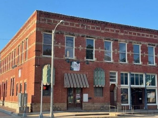 101 E Main Street , Brady, TX 76825