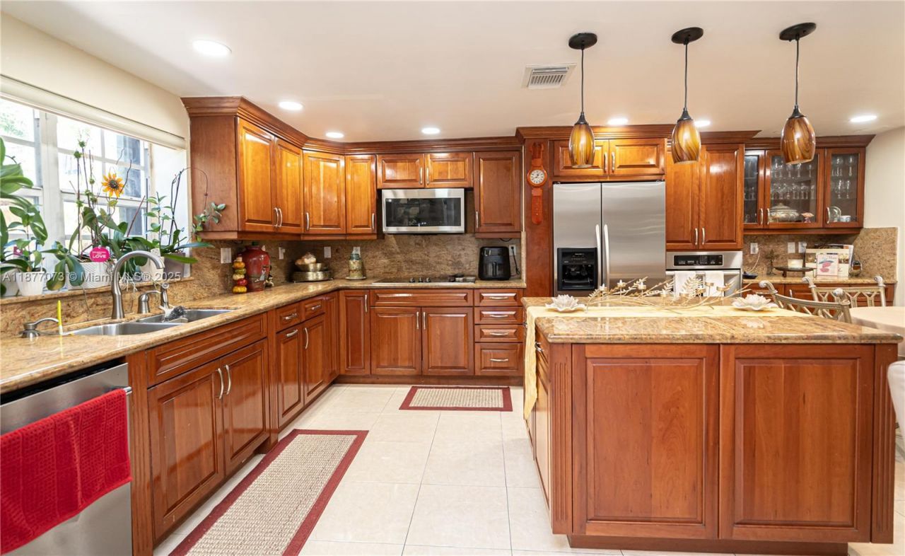 15905 SW 83rd Ter, Miami, FL 33193 Photo