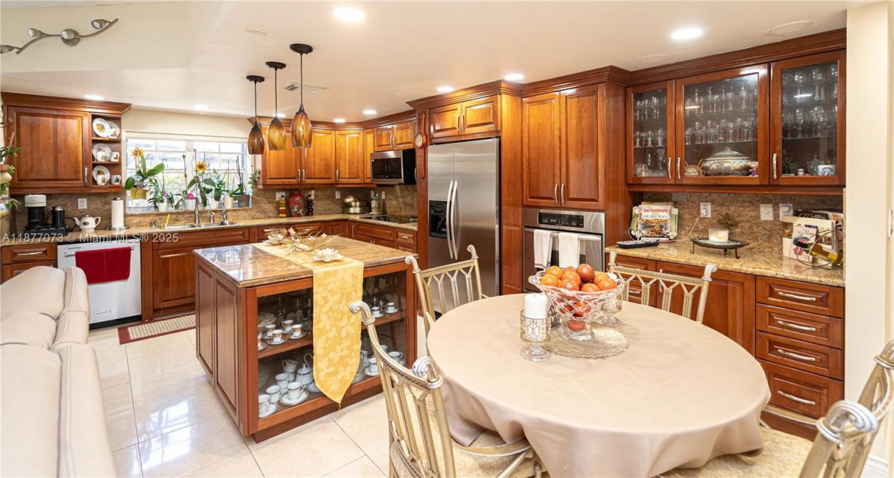 15905 SW 83rd Ter, Miami, FL 33193 Photo