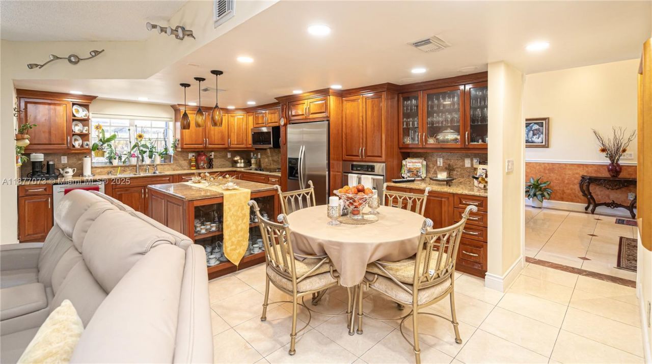 15905 SW 83rd Ter, Miami, FL 33193 Photo