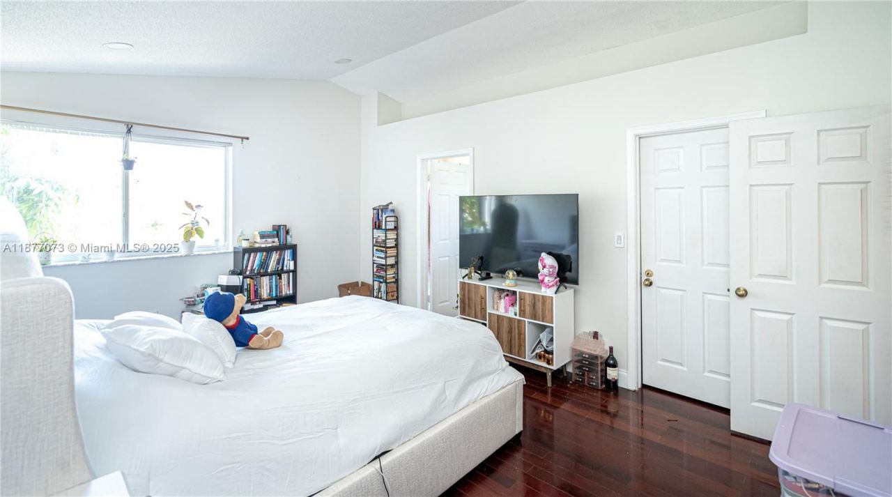 15905 SW 83rd Ter, Miami, FL 33193 Photo