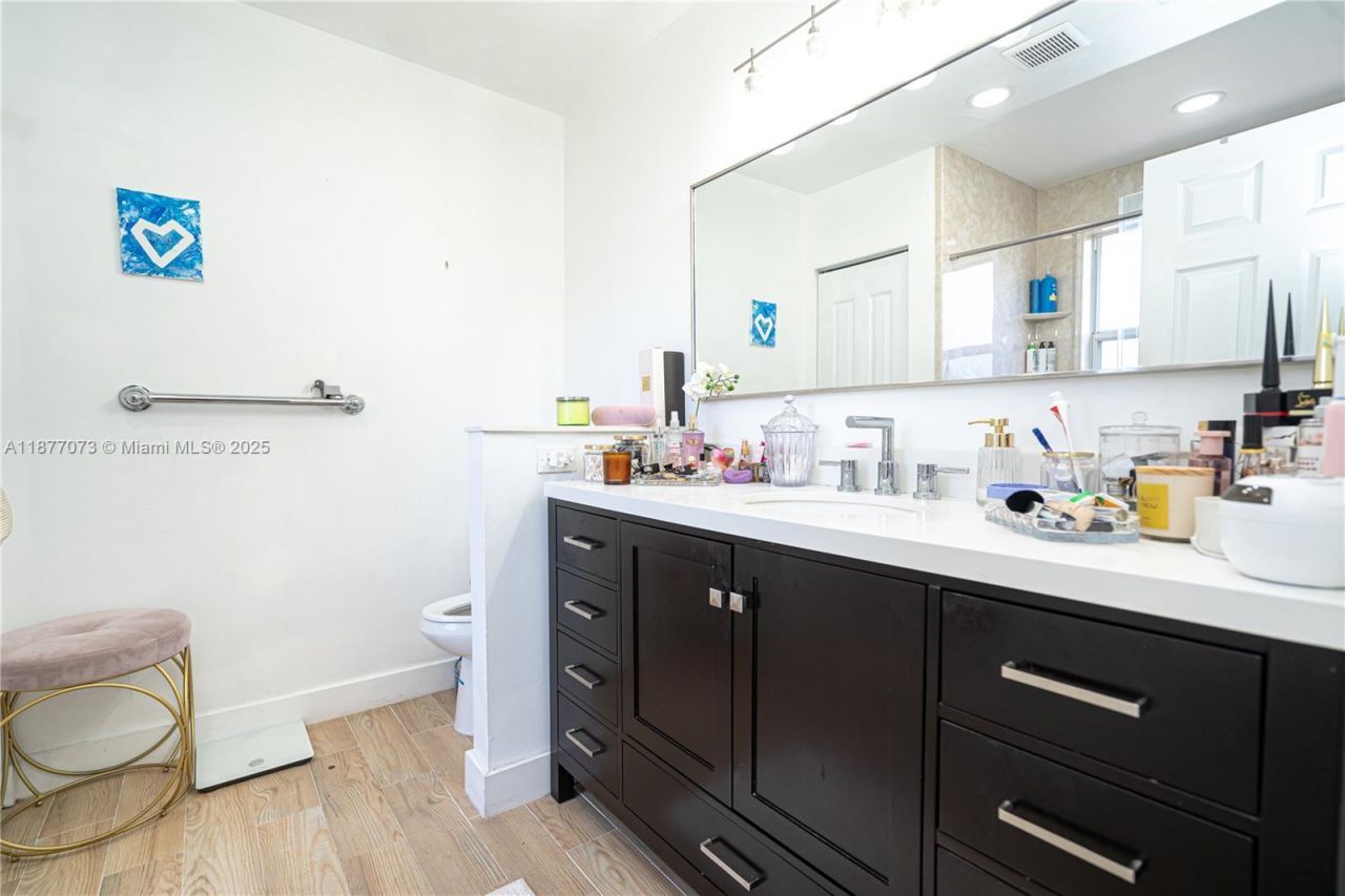 15905 SW 83rd Ter, Miami, FL 33193 Photo