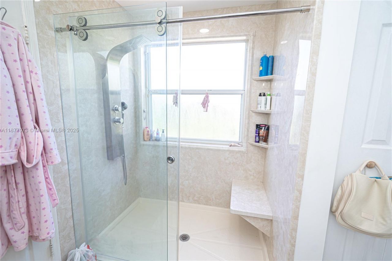 15905 SW 83rd Ter, Miami, FL 33193 Photo