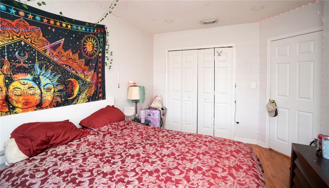 15905 SW 83rd Ter, Miami, FL 33193 Photo