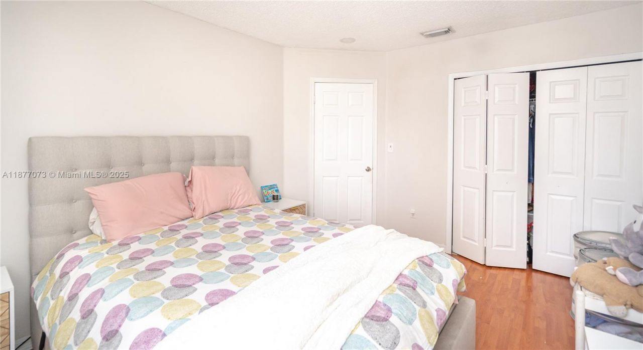 15905 SW 83rd Ter, Miami, FL 33193 Photo