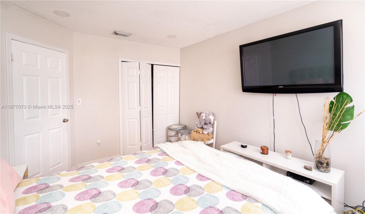 15905 SW 83rd Ter, Miami, FL 33193 Photo