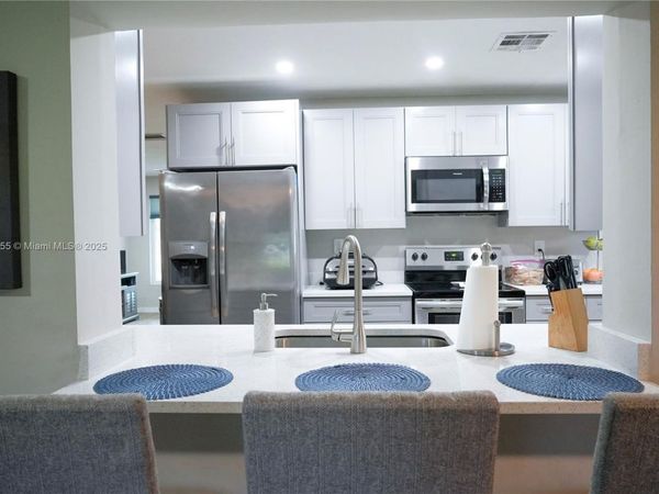 4401 NW 45th St, Tamarac, FL 33319