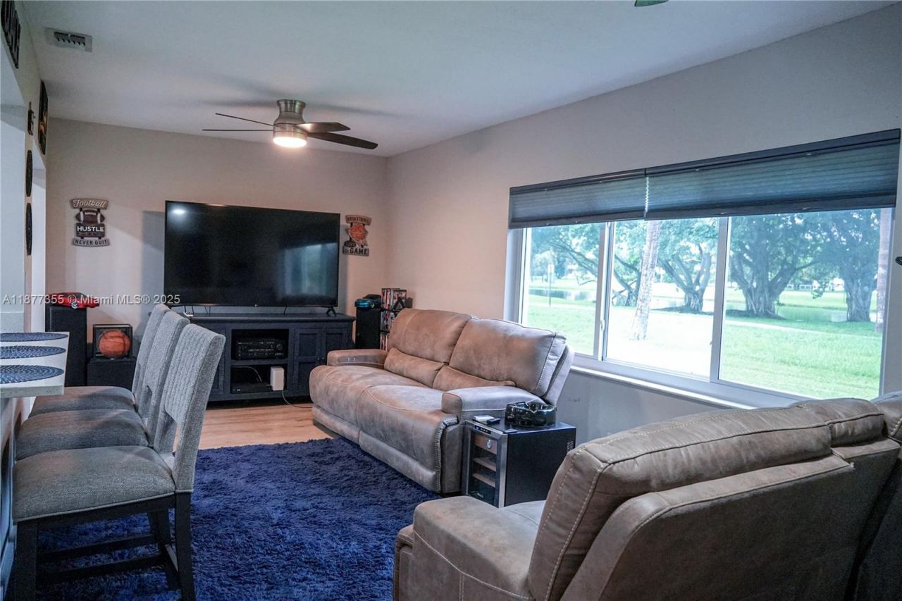 4401 NW 45th St, Tamarac, FL 33319 Photo