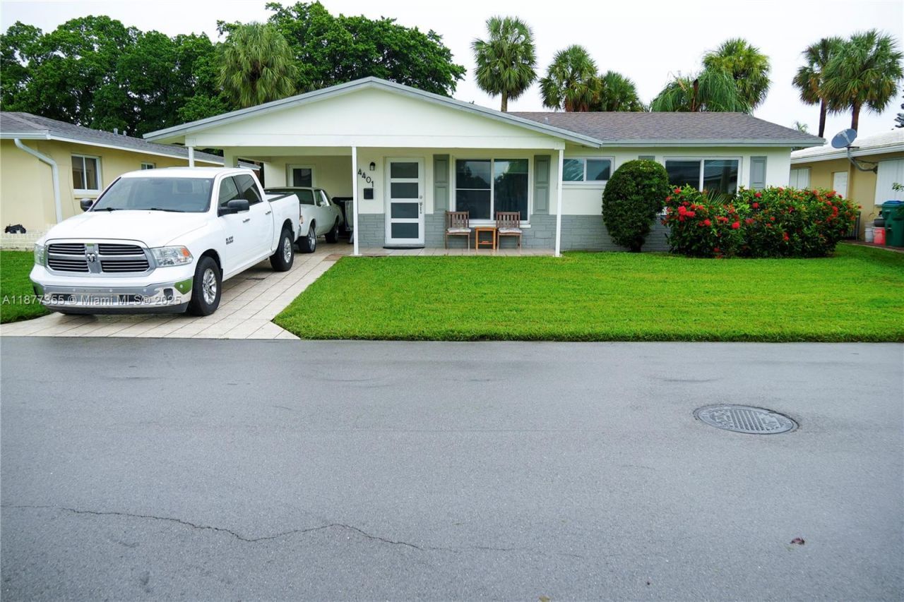 4401 NW 45th St, Tamarac, FL 33319 Photo