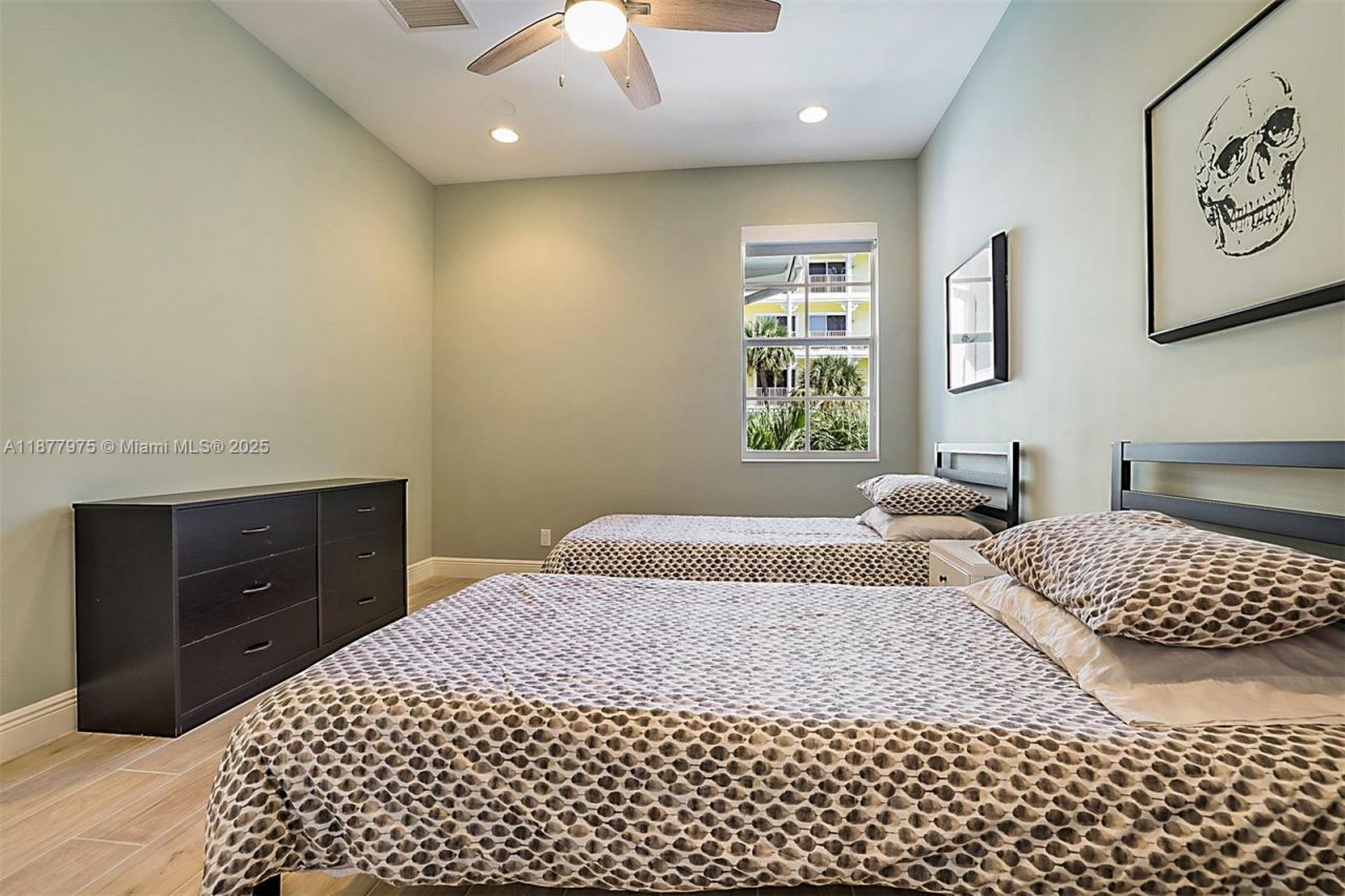 140 Ocean Breeze Dr, Juno Beach, FL 33408 Photo