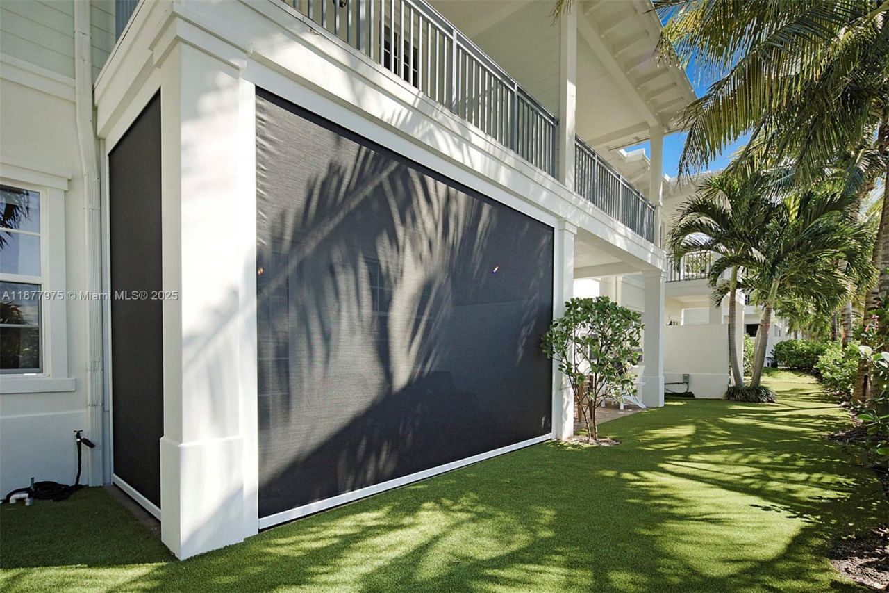 140 Ocean Breeze Dr, Juno Beach, FL 33408 Photo