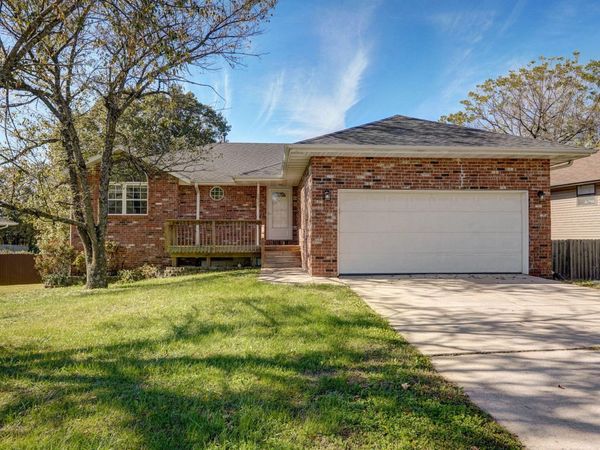 2823 N Washington Avenue, Springfield, MO 65803