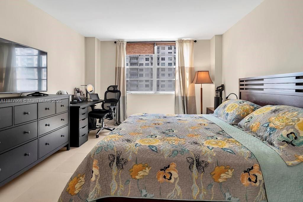 251 174th St, Unit 708, Sunny Isles Beach, FL 33160 Photo