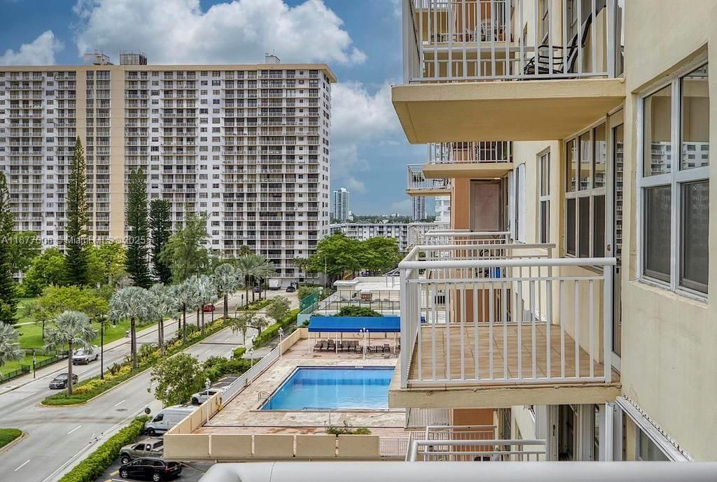 251 174th St, Unit 708, Sunny Isles Beach, FL 33160 Photo