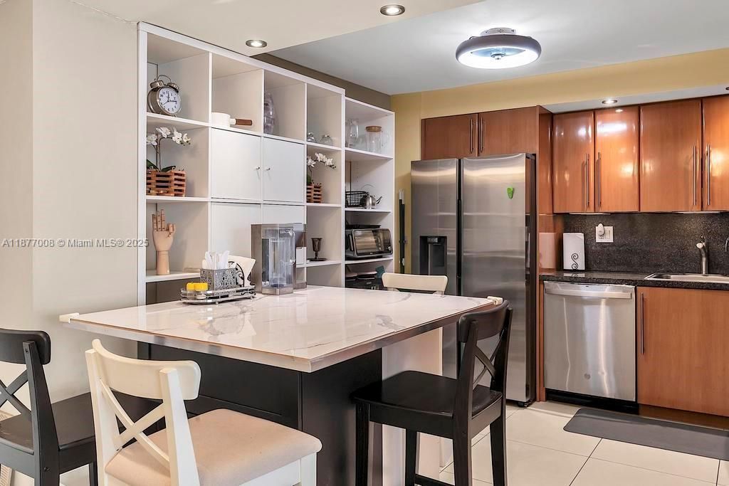 251 174th St, Unit 708, Sunny Isles Beach, FL 33160 Photo