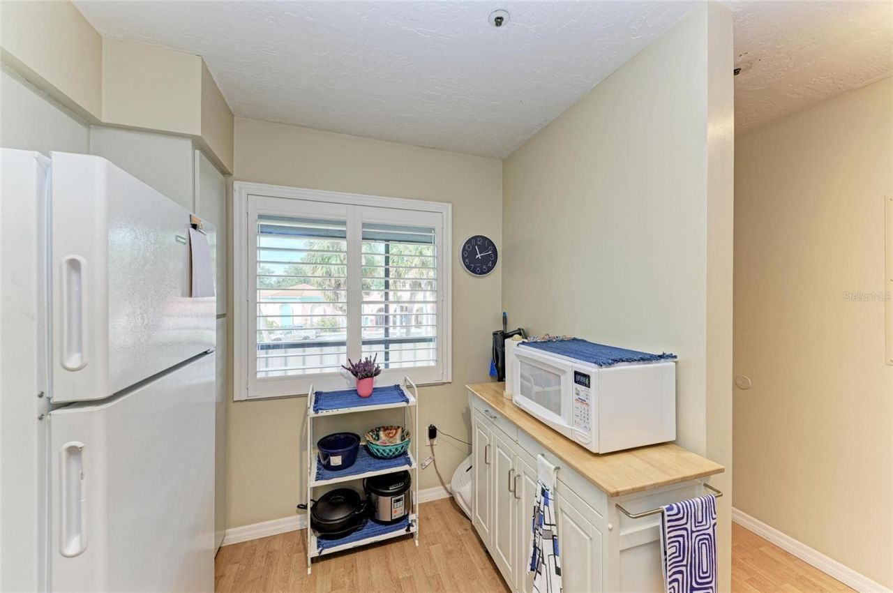 2124 Tamiami Trail, Unit 207, Sarasota, FL 34234 Photo