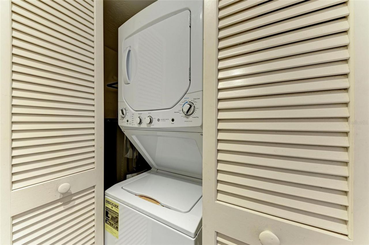 2124 Tamiami Trail, Unit 207, Sarasota, FL 34234 Photo