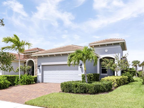 8948 SW Pepoli Way, Port Saint Lucie, FL 34987