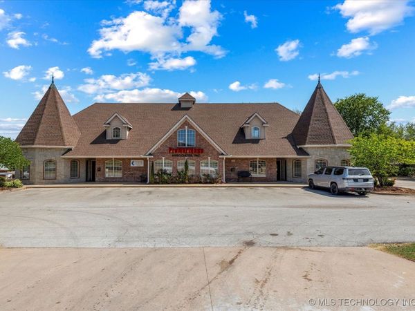 2114 SE Washington Boulevard, Bartlesville, OK 74006