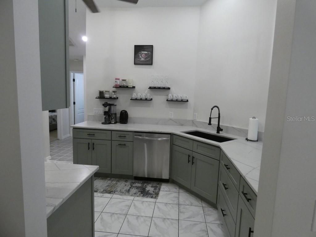 6534 Foxmoor Drive, Zephyrhills, FL 33542 Photo