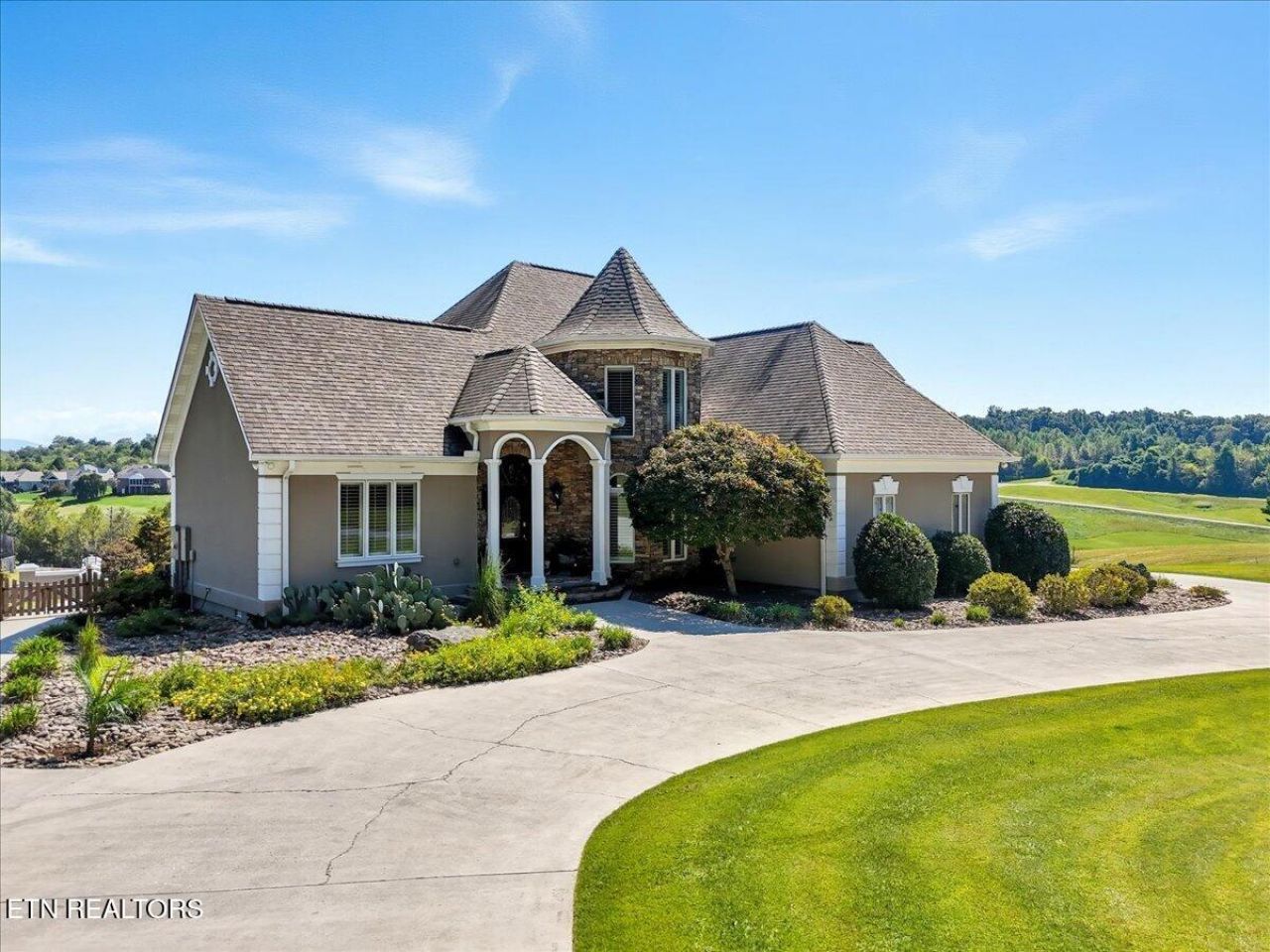 527 Mountain View Drive, Vonore, TN 37885 Main Photo