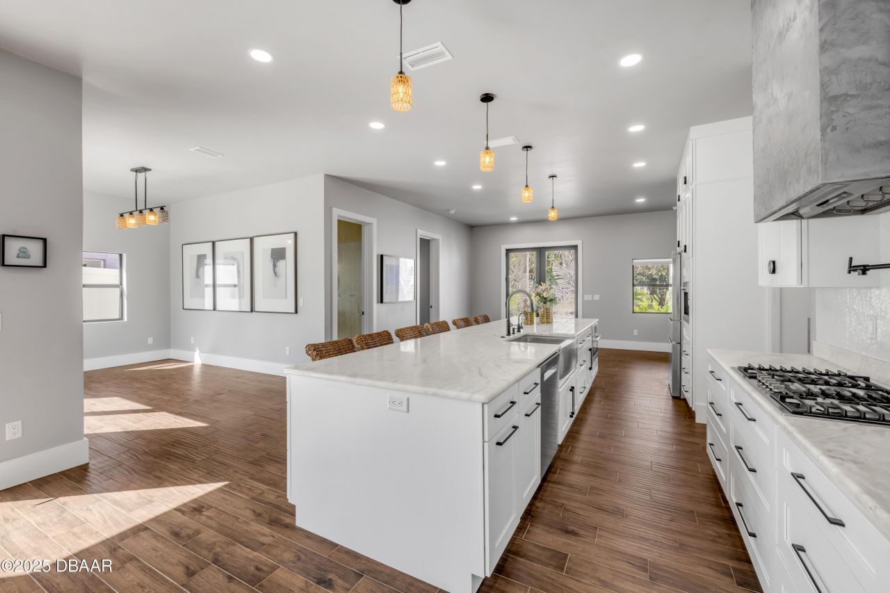 1707 N Peninsula Avenue, New Smyrna Beach, FL 32169 Photo