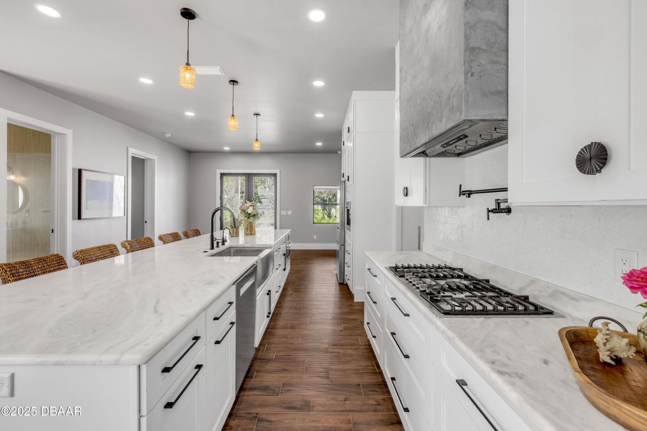 1707 N Peninsula Avenue, New Smyrna Beach, FL 32169 Photo