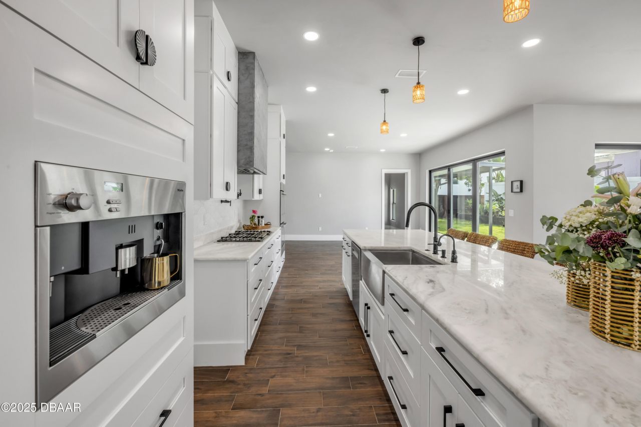 1707 N Peninsula Avenue, New Smyrna Beach, FL 32169 Photo