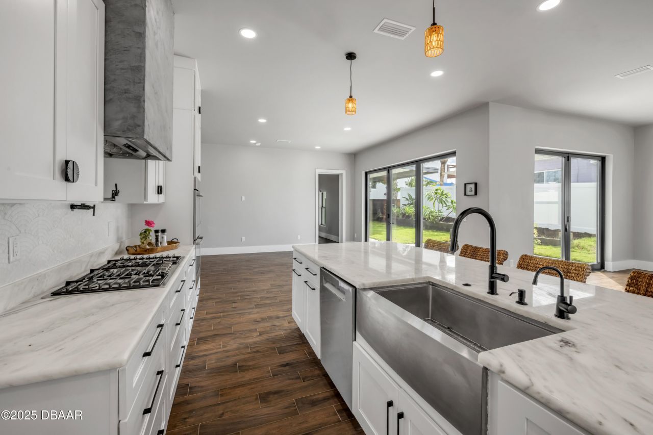 1707 N Peninsula Avenue, New Smyrna Beach, FL 32169 Photo