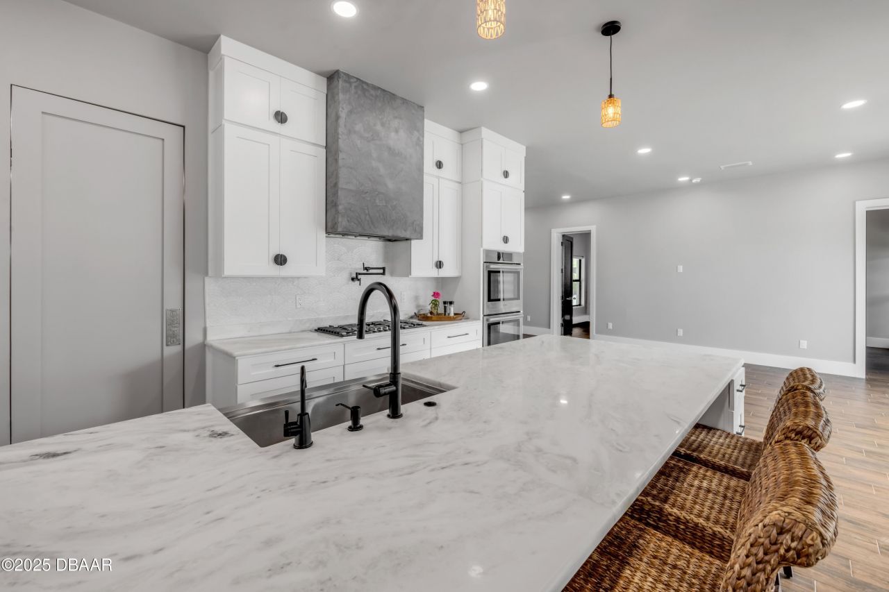 1707 N Peninsula Avenue, New Smyrna Beach, FL 32169 Photo