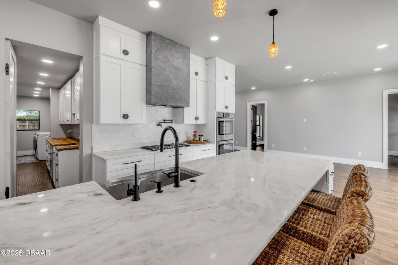 1707 N Peninsula Avenue, New Smyrna Beach, FL 32169 Photo