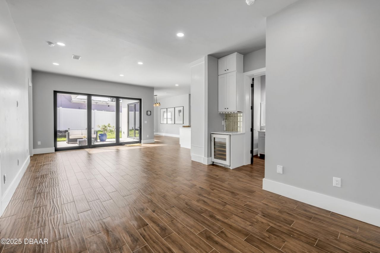 1707 N Peninsula Avenue, New Smyrna Beach, FL 32169 Photo