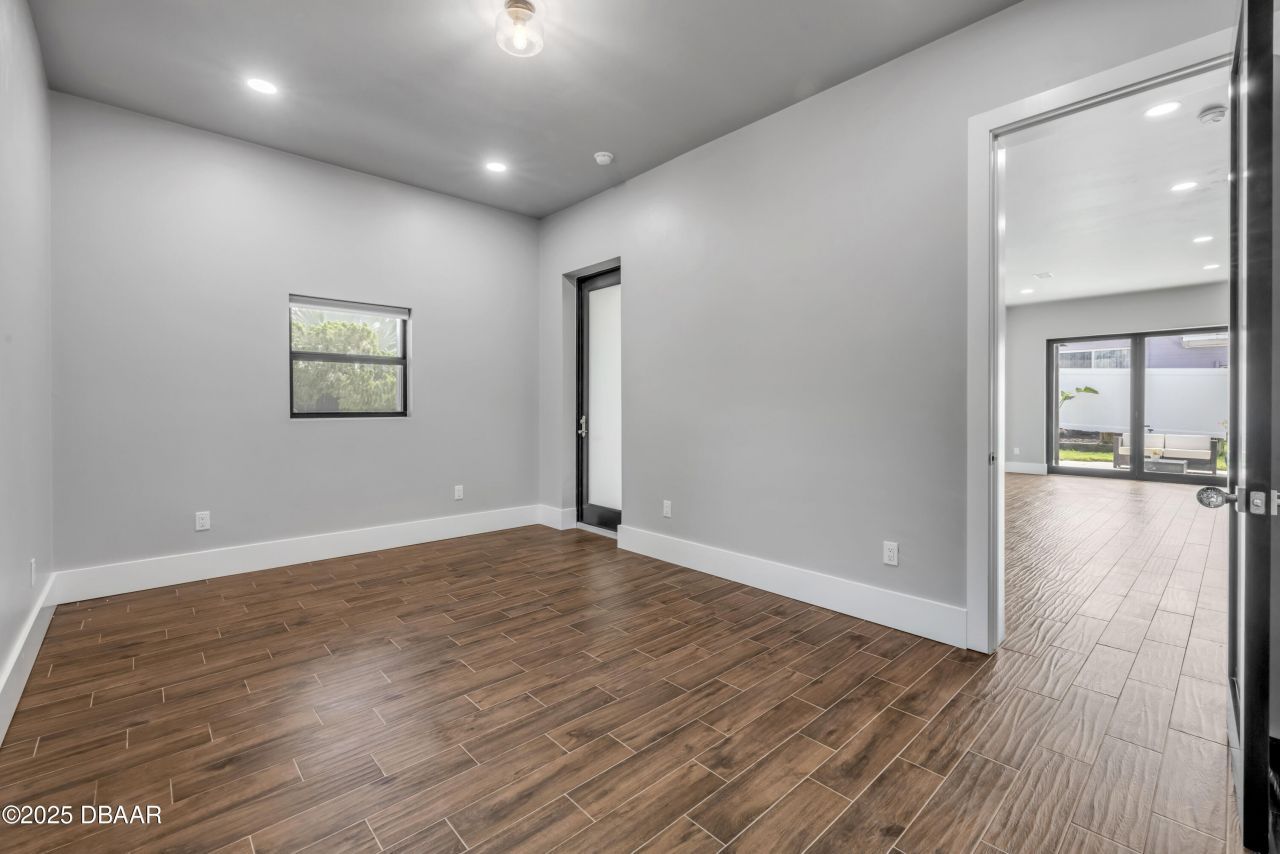 1707 N Peninsula Avenue, New Smyrna Beach, FL 32169 Photo