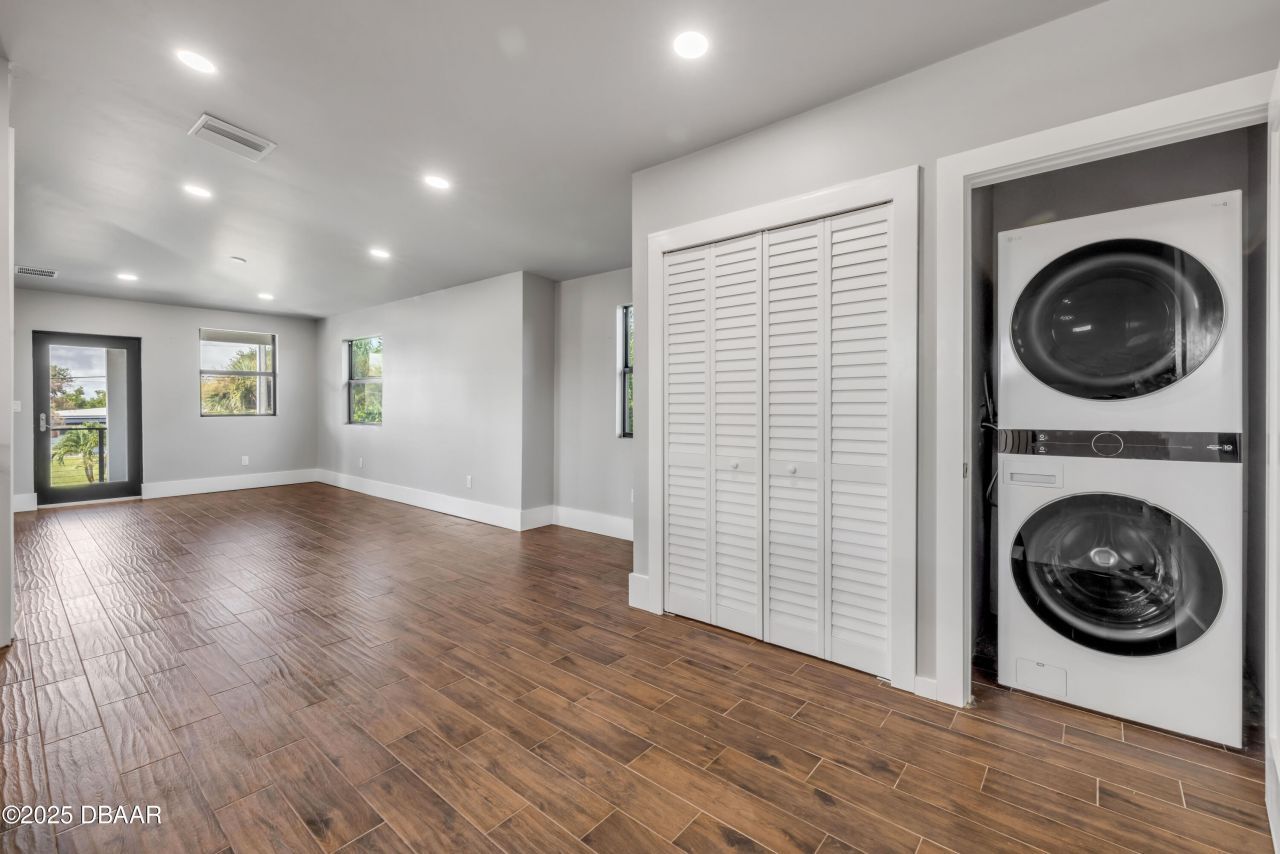 1707 N Peninsula Avenue, New Smyrna Beach, FL 32169 Photo