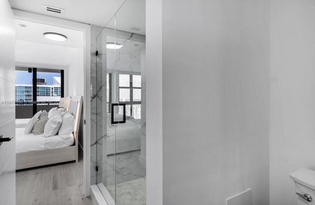 2555 Collins Ave, Unit 2200, Miami Beach, FL 33140 Photo