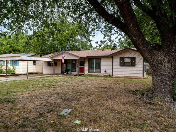 507 Hill Circle, Stamford, TX 79553