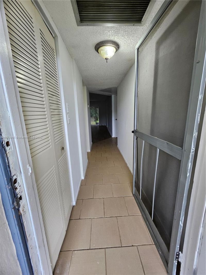 7820 S Colony Cir S, Unit 102, Tamarac, FL 33321 Photo