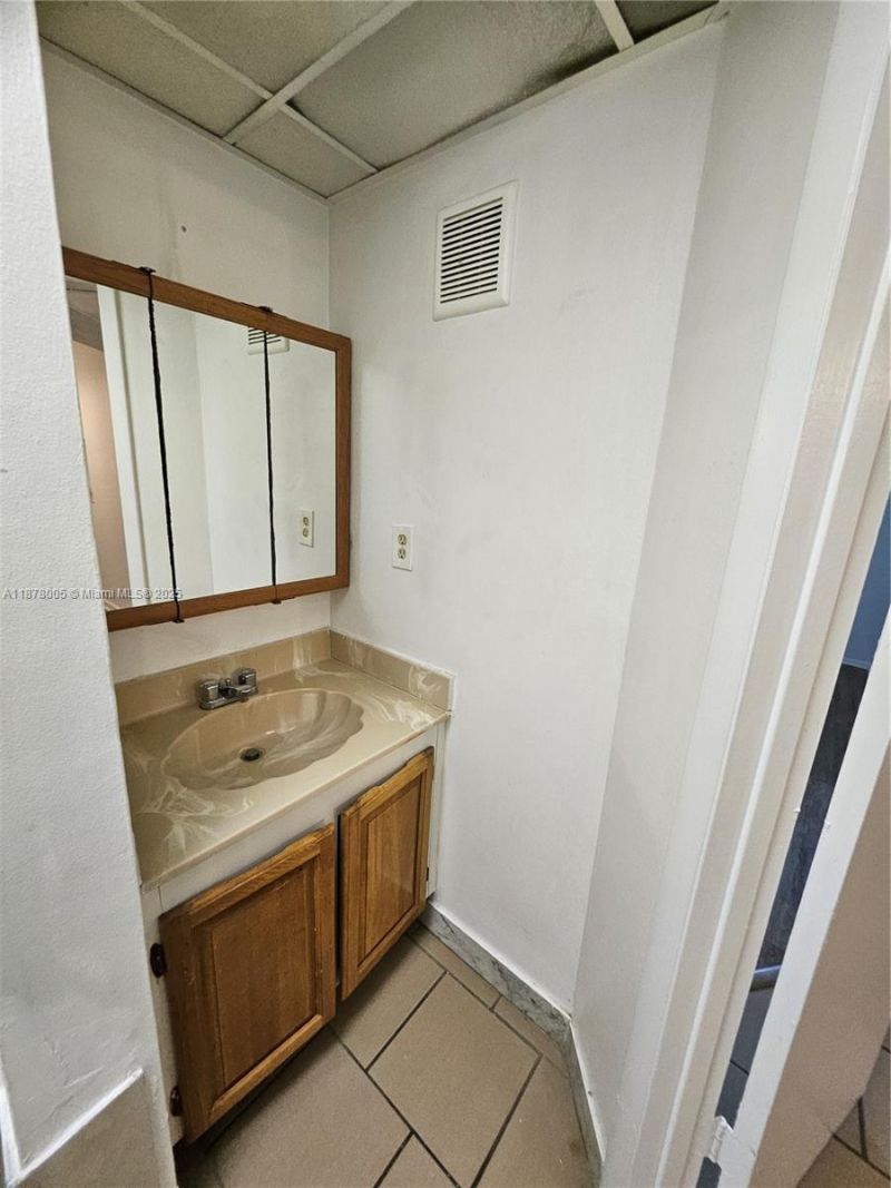 7820 S Colony Cir S, Unit 102, Tamarac, FL 33321 Photo