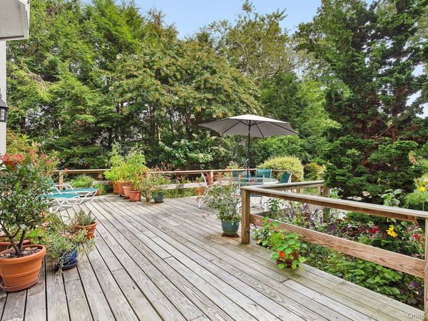 4528 Noyac Road, Sag Harbor, NY 11963