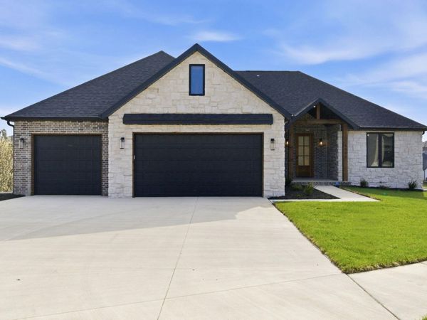 5990 S Clay Avenue, Springfield, MO 65810