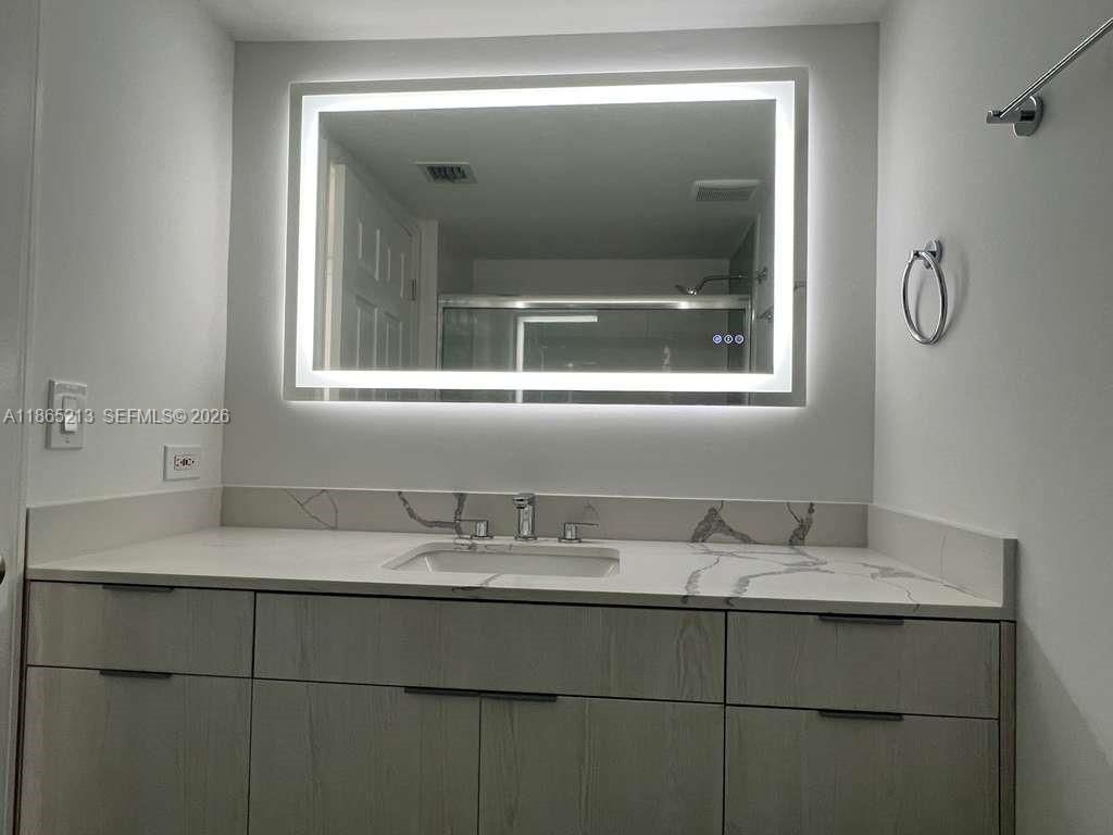 6301 Collins Ave, Unit 3002, Miami Beach, FL 33141 Photo