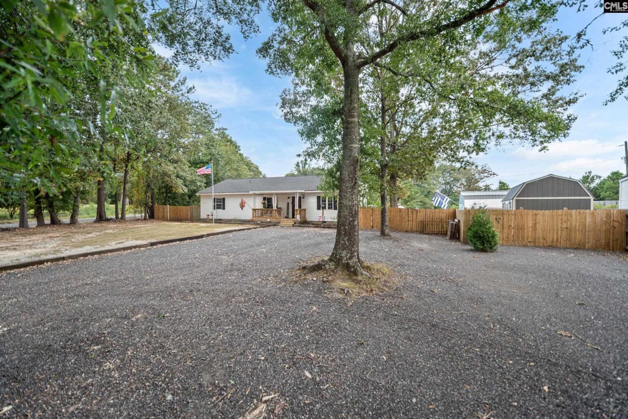 215 Circle H Woods Road Photo 3