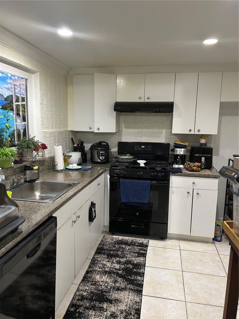 17901 NW 68th Ave, Unit T101, Hialeah, FL 33015 Photo