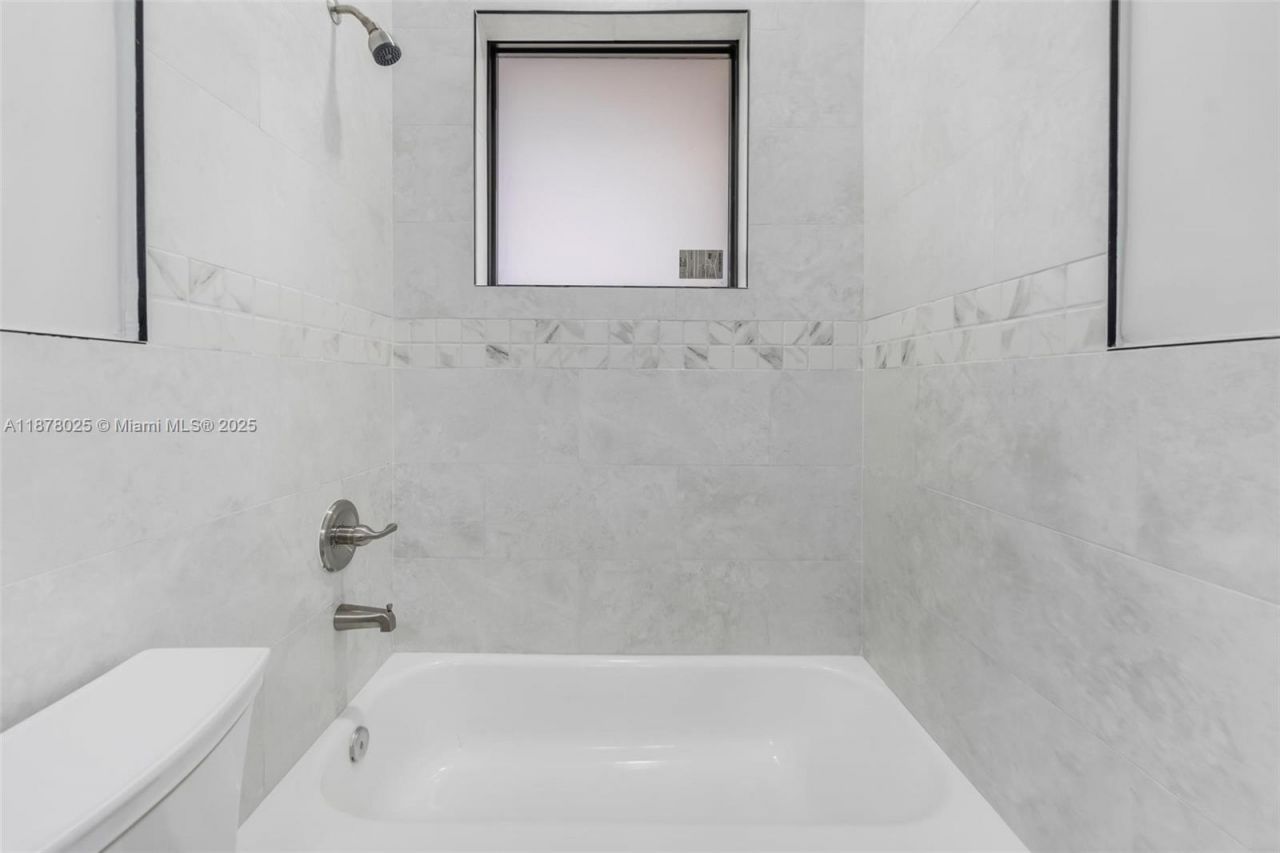 1962 NW 107th St, Unit 1958, Miami, FL 33167 Photo