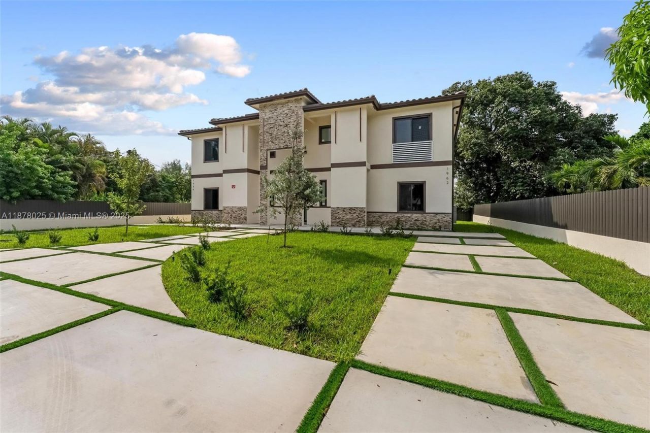 1962 NW 107th St, Unit 1958, Miami, FL 33167 Photo