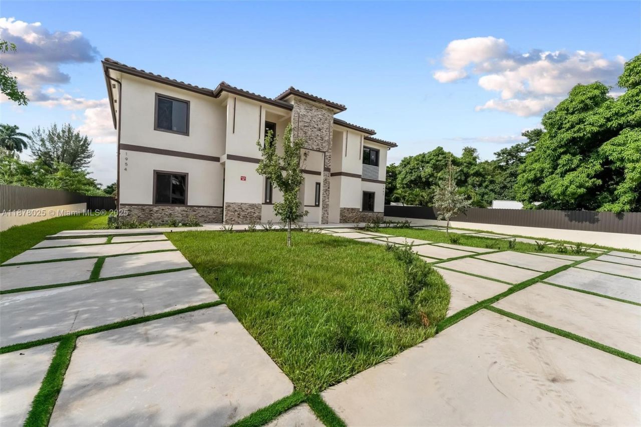 1962 NW 107th St, Unit 1958, Miami, FL 33167 Photo