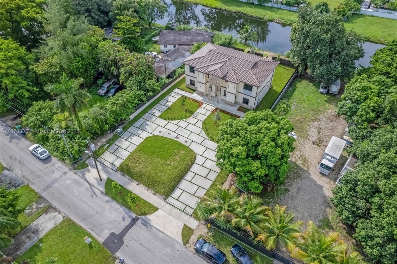 1962 NW 107th St, Unit 1958, Miami, FL 33167 Photo